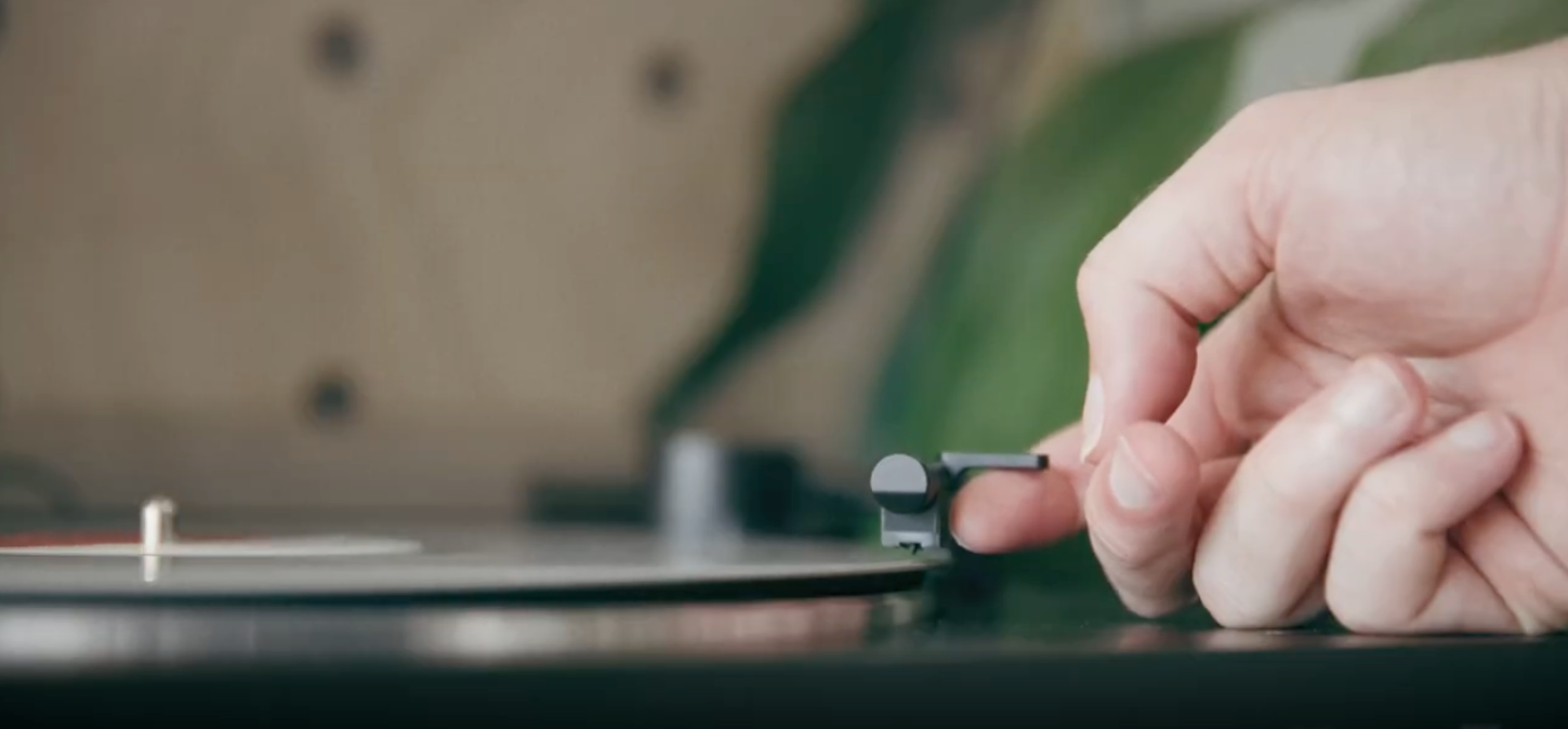 Schooners & Spins - Every Sunday